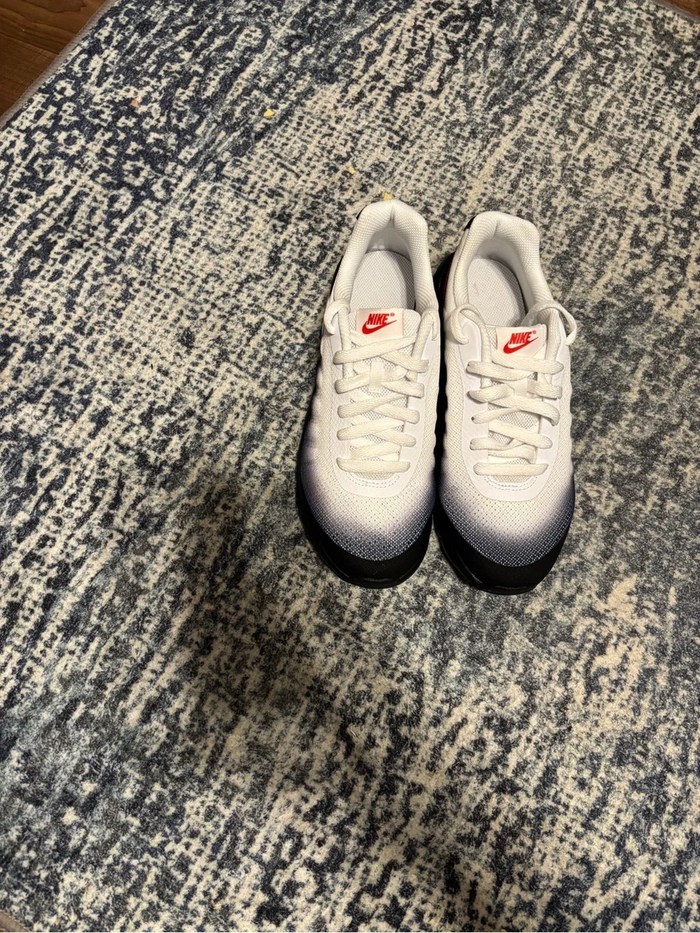 Nike Kids Size 6Y (Youth) Gradient White Black Sneakers with Red Swoosh